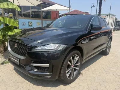 Usata Jaguar F-Pace R-Sport 179 CV (131 kW) 2019 Nero SUV