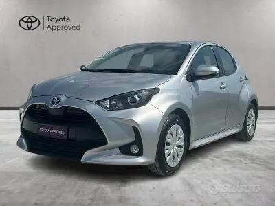 Usata Toyota Yaris Active 92 CV (67 kW) 2022 Grigio Utilitaria
