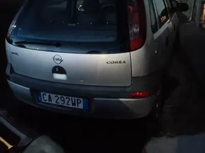 Usata Opel Corsa 58 CV (42 kW) 2002 Grigio Utilitaria