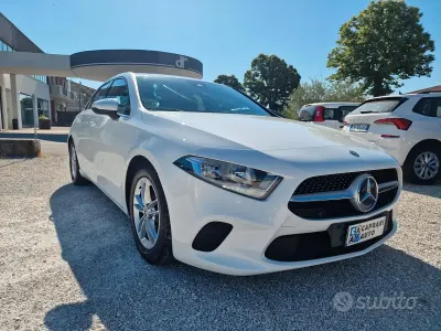 Usata Mercedes A180 Business 116 CV (85 kW) 2018 Bianco Berlina
