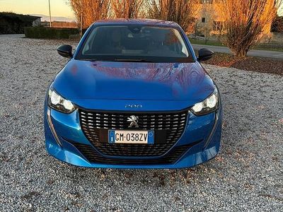 Usata Peugeot 208 Allure 102 CV (75 kW) 2023 Blu Utilitaria