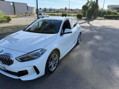 Usata BMW 116 M Sport 116 CV (85 kW) 2022 Bianco Utilitaria