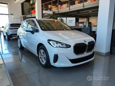 Gebraucht BMW 218 Active Tourer 136 PS (100 kW) 2022 Weiß Van / Kleinbus