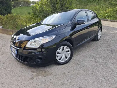 Usata Renault Mégane 110 CV (80 kW) 2013 Berlina