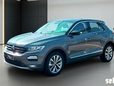 Usata VW T-Roc Style 110 CV (80 kW) 2021 Grigio metallizzato scuro SUV