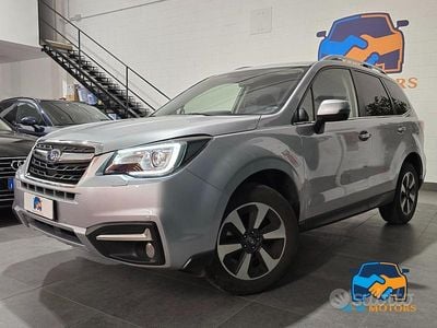 Usata Subaru Forester Style 150 CV (110 kW) 2017 Grigio SUV