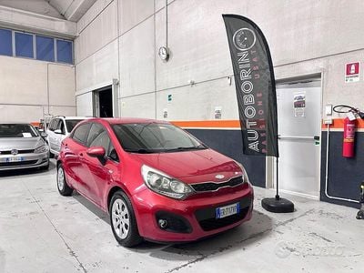 Usata Kia Rio EX 85 CV (62 kW) 2011 Rosso Berlina