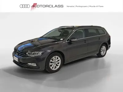Usata VW Passat Executive 150 CV (110 kW) 2021 Nero metallizzato Station wagon