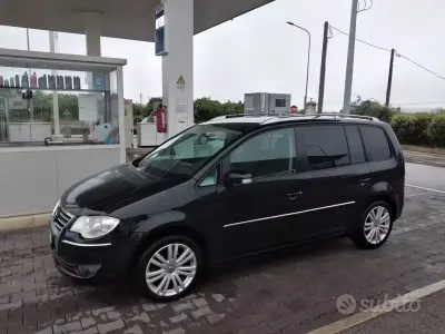 Usata VW Touran 170 CV (125 kW) 2008 Nero Monovolume