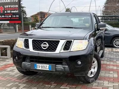 Usata Nissan Navara 190 CV (139 kW) 2014 Nero Pick-up