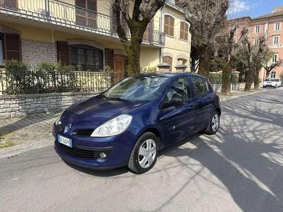 Usata Renault Clio II Dynamique 75 CV (55 kW) 2005 Berlina