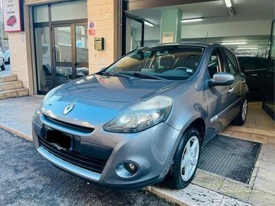 Usata Renault Clio II 72 CV (52 kW) 2010 Grigio Berlina