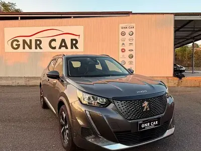 Usata Peugeot 2008 Allure 110 CV (80 kW) 2022 Grigio SUV