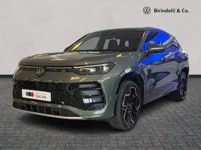 Nuova VW Tayron R-line Plus 150 CV (110 kW) 2026 Verde SUV