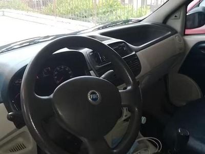 Usata Fiat Punto 2004 Utilitaria