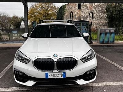Usata BMW 118 Sport Line 140 CV (102 kW) 2020 Bianco Utilitaria