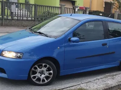 Usata Fiat Punto 131 CV (96 kW) 2002 Utilitaria