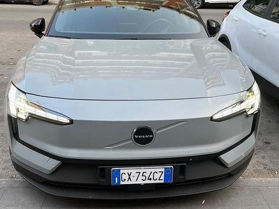 Usata Volvo EX30 200 kW (272 CV) 2024 Grigio SUV
