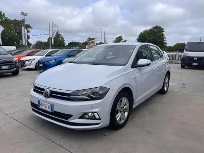 Usata VW Polo Comfortline 95 CV (69 kW) 2018 Withe sand Utilitaria