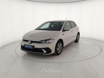 Usata VW Polo R-line 95 CV (69 kW) 2023 Grigio pastello Utilitaria