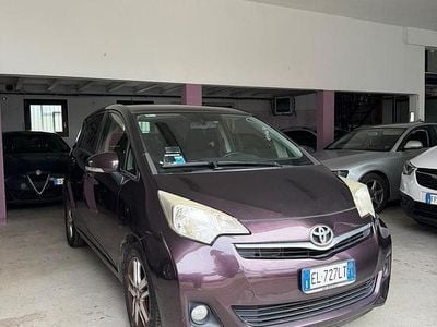 Viola Usata 2012 Toyota Verso-S Monovolume | 6000 € (Cara)