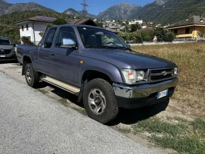 Usata Toyota HiLux SR5 90 CV (66 kW) 1999 Pick-up