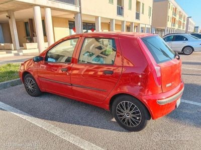 Usata Fiat Punto 80 CV (58 kW) 2000 Rosso Utilitaria