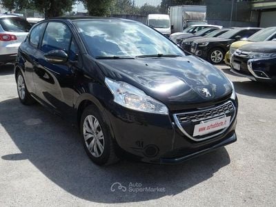Usata Peugeot 208 Allure 82 CV (60 kW) 2013 Nero Utilitaria