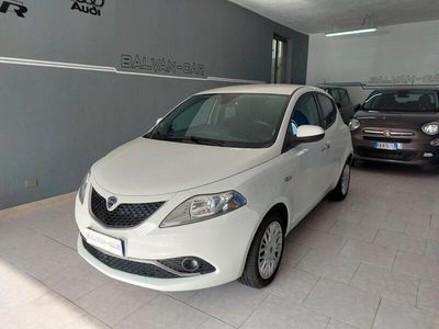 Usata Lancia Ypsilon 69 CV (50 kW) 2017 Bianco Utilitaria
