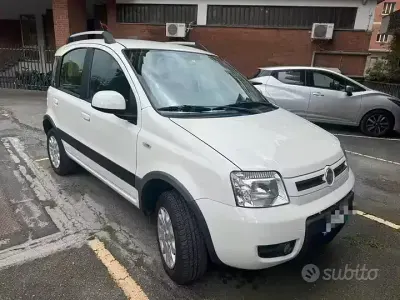Usata Fiat Panda 4x4 Climbing 69 CV (50 kW) 2011 Bianco Utilitaria