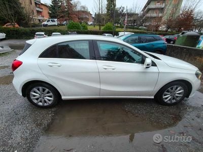 Usata Mercedes A180 109 CV (80 kW) 2015 Bianco Berlina