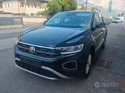 Usata VW T-Roc Style 110 CV (80 kW) 2022 Nero SUV