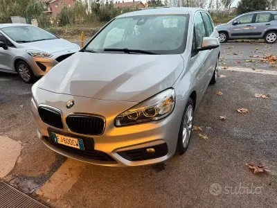 Begagnad BMW 218 Active Tourer Luxury Line 150 HK (110 kW) 2017 Grå Minibuss