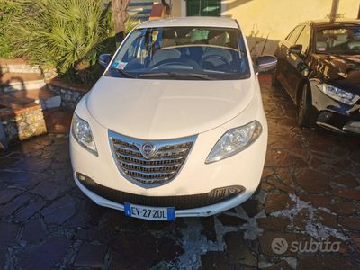 usata Lancia Ypsilon ekefantino