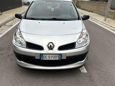 Usata 2007 Renault Clio II Berlina | 3299 € (Buon prezzo)