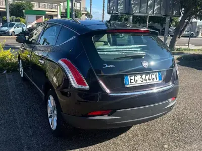 Usata Lancia Delta 120 CV (88 kW) 2011 Utilitaria