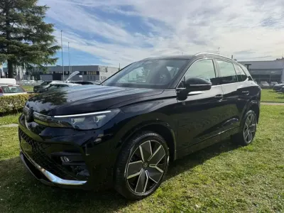 Nuova VW Tiguan R-line Plus 193 CV (141 kW) 2026 Nero SUV