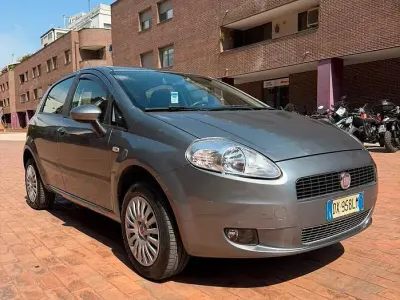 Usata Fiat Grande Punto Dynamic 77 CV (56 kW) 2009 Grigio Utilitaria