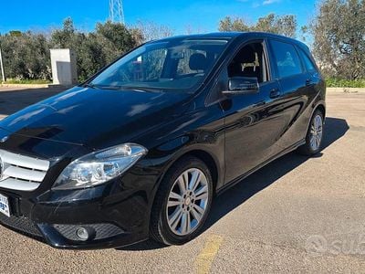 Usata Mercedes B180 Premium 109 CV (80 kW) 2014 Nero Monovolume