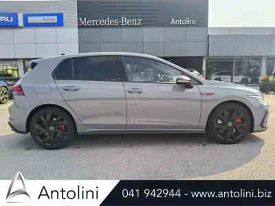 Usata VW Golf VIII GTI 245 CV (180 kW) 2024 Grigio Berlina