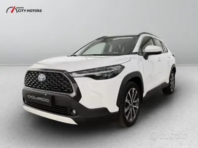 Usata Toyota Corolla Cross Lounge 199 CV (146 kW) 2023 Bianco SUV