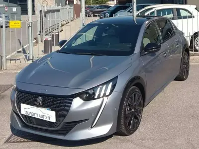 Usata Peugeot 208 GT 101 CV (74 kW) 2021 Argento Utilitaria