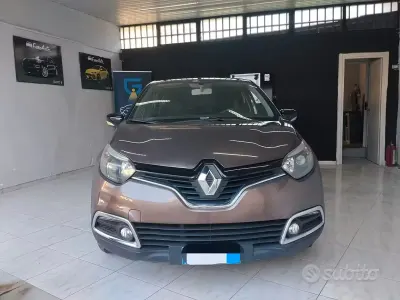 Usata Renault Captur 90 CV (66 kW) 2017 Marrone SUV