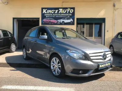 Usata Mercedes B180 Premium 109 CV (80 kW) 2014 Grigio Utilitaria