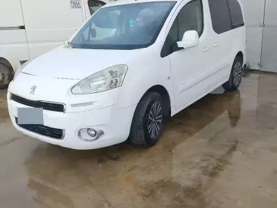 Usata Peugeot Partner 92 CV (67 kW) 2014 Bianco Monovolume