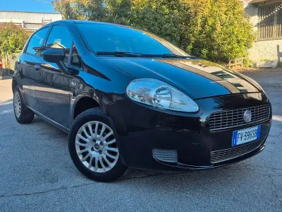 Usata Fiat Grande Punto 77 CV (56 kW) 2009 Nero Utilitaria