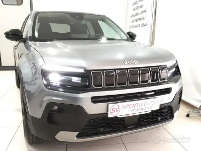 Usado Jeep Avenger Summit 101 HP (74 kW) 2025 Cinzento SUV