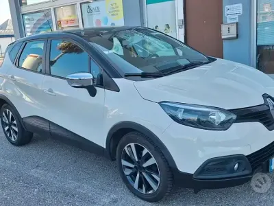 Usado Renault Captur Life 90 CV (66 kW) 2017 Beige SUV