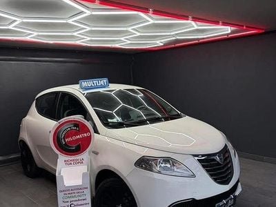 Usata Lancia Ypsilon 95 CV (69 kW) 2015 Bianco Utilitaria