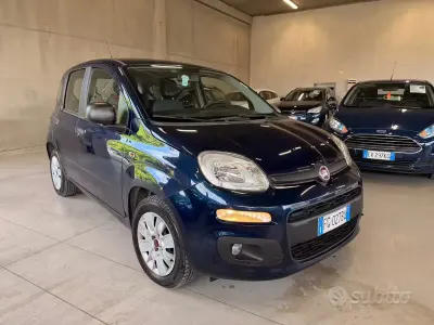 Usata Fiat Panda Lounge 69 CV (50 kW) 2016 Blu Utilitaria